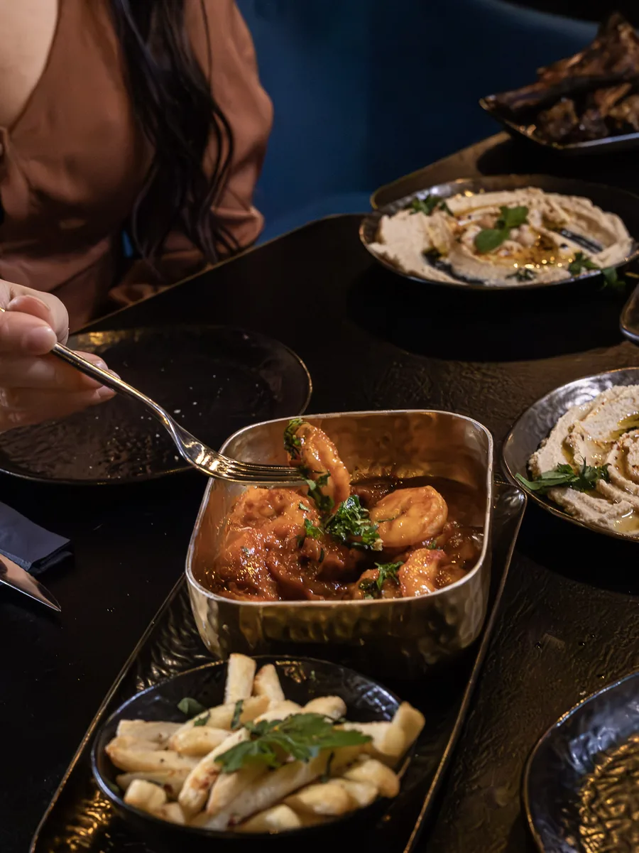 Delingsretter serveres ved bordet